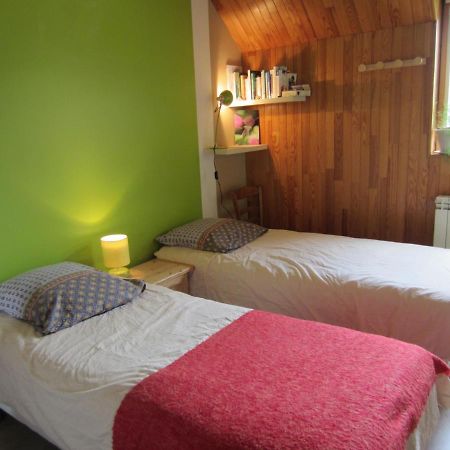 Chez Cat Et Christophe , Chambre Calme Et Lumineuse Chez L'Habitant Avec Vue Гилестр Екстериор снимка