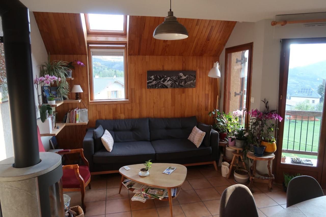 Chez Cat Et Christophe , Chambre Calme Et Lumineuse Chez L'Habitant Avec Vue Гилестр Екстериор снимка