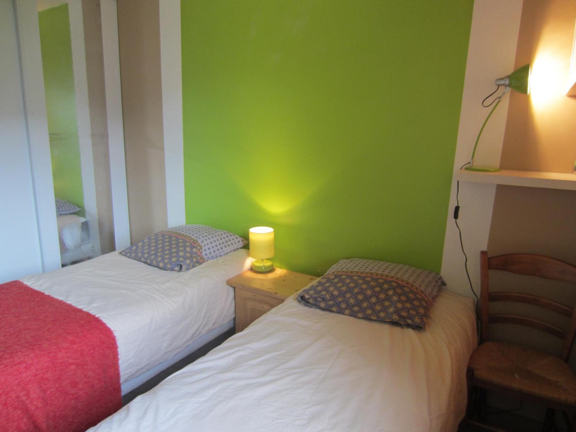 Chez Cat Et Christophe , Chambre Calme Et Lumineuse Chez L'Habitant Avec Vue Гилестр Екстериор снимка